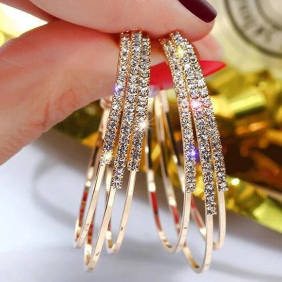 New Gorgeous 18K Gold Diamond Hoop Earrings - Picture 4 of 7